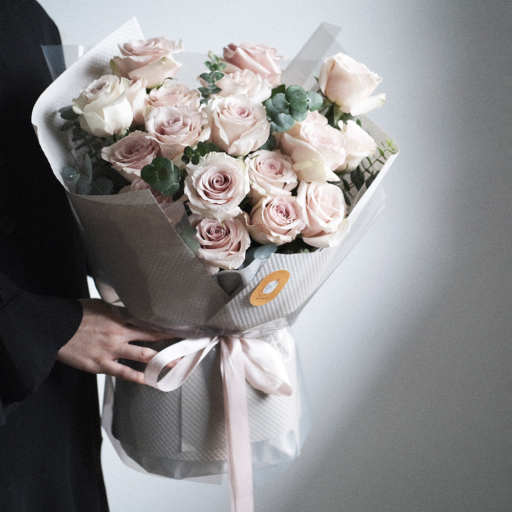 Quicksand Rose Bouquet